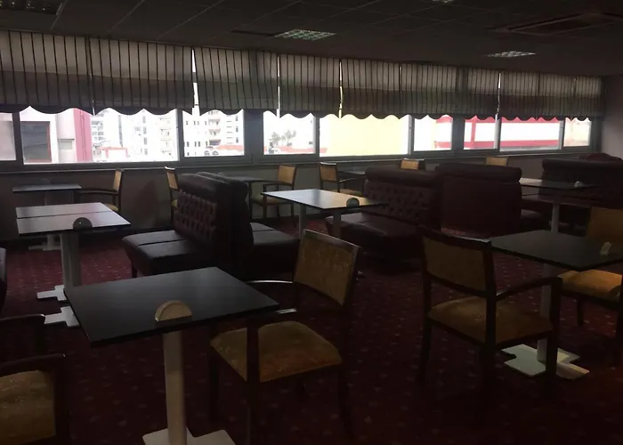 Majestik فندق أضنه